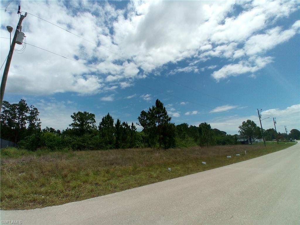 1021 Winters St E Property Photo 2