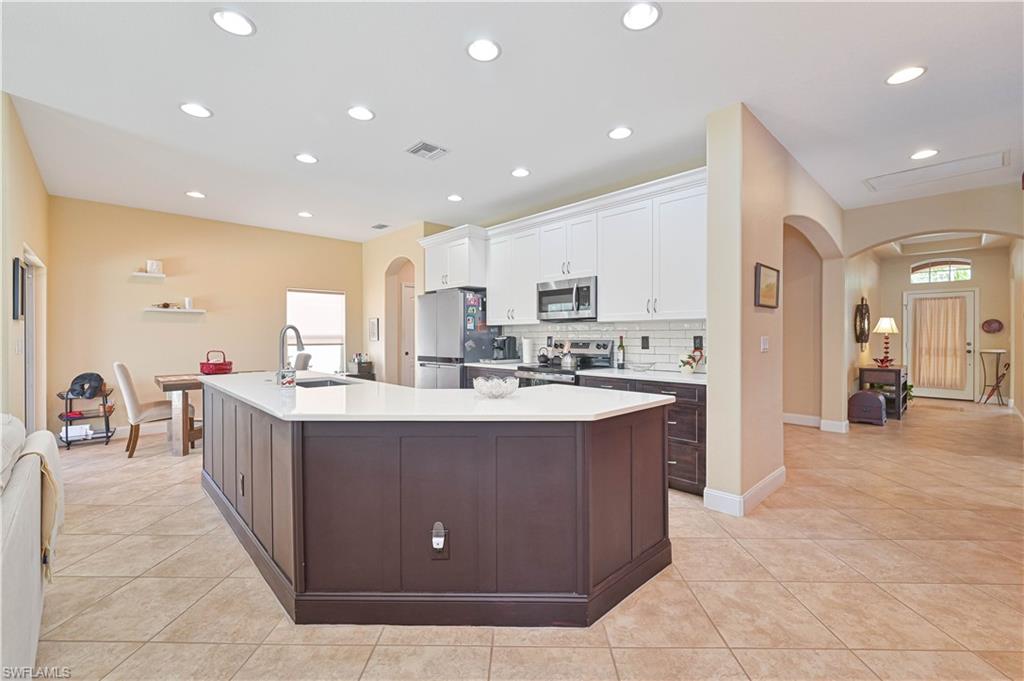 8701 Banyan Bay Blvd Property Photo 8