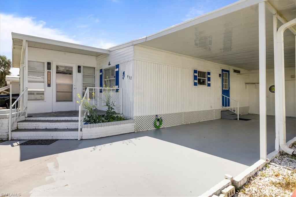 952 Days Ln Property Photo 1