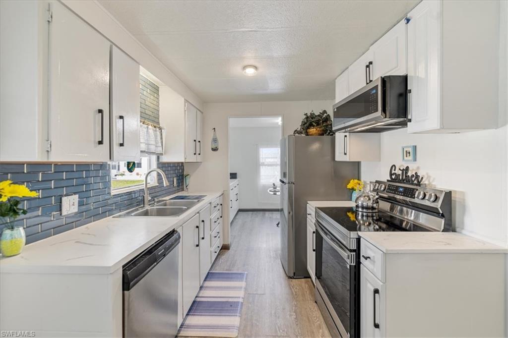 952 Days Ln Property Photo 6