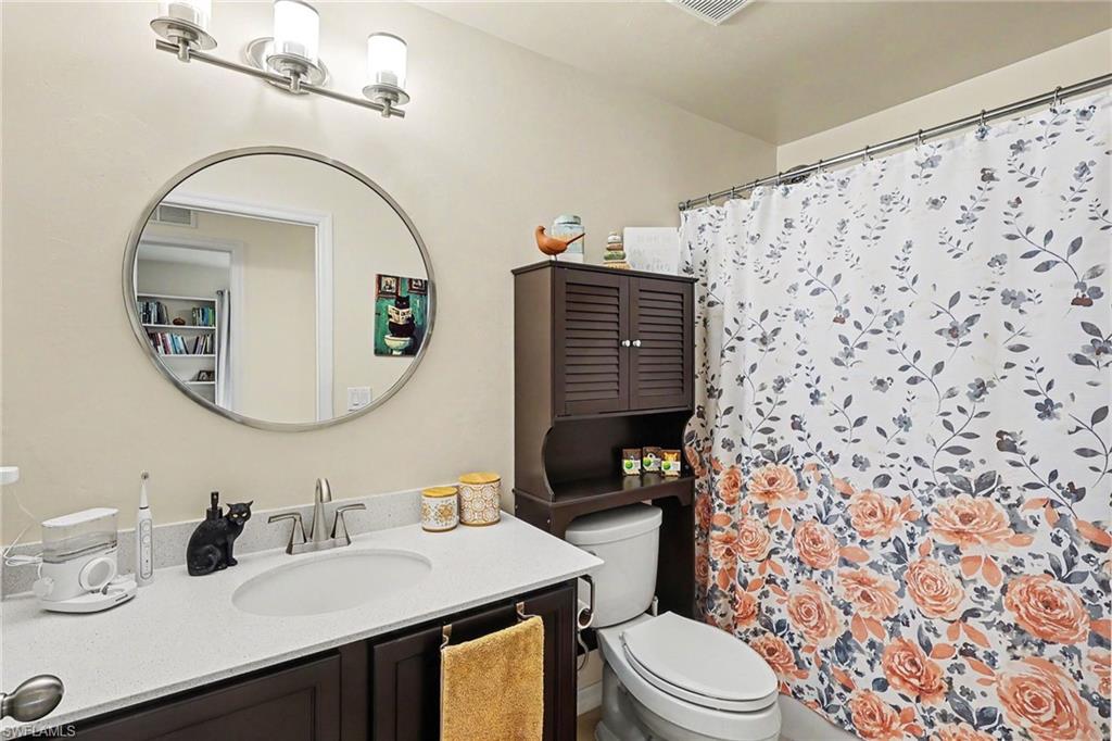 816 La Salle Ave Property Photo 8