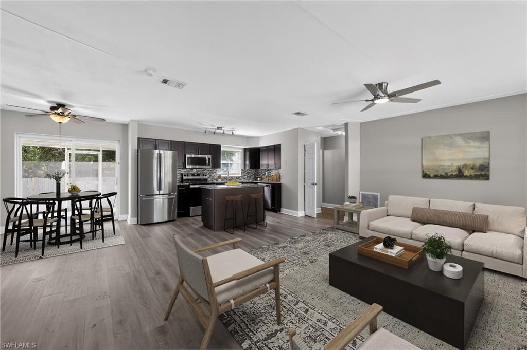 5235 Robin Ln N Property Photo 4