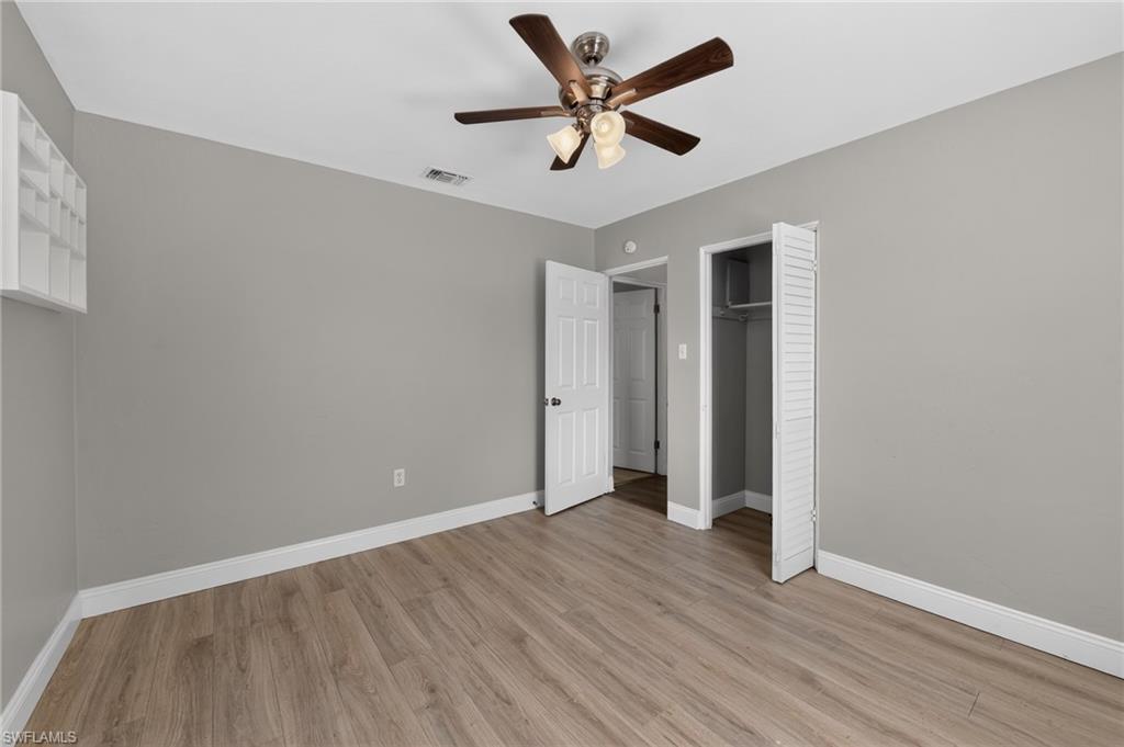 5235 Robin Ln N Property Photo 13