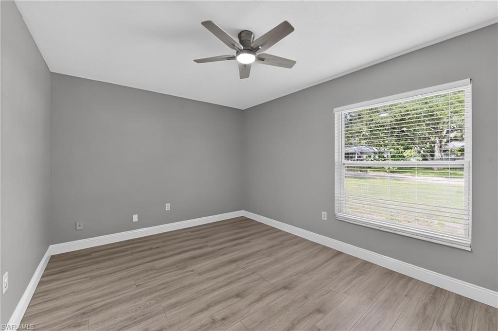 5235 Robin Ln N Property Photo 26
