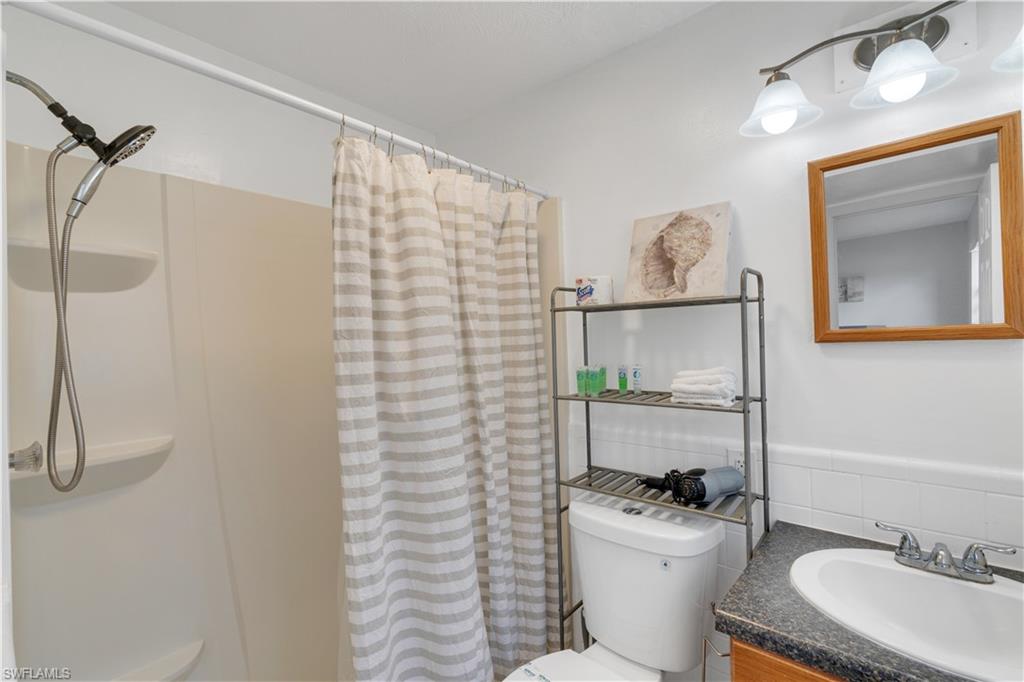 4353 Country Club Blvd C Property Photo 6