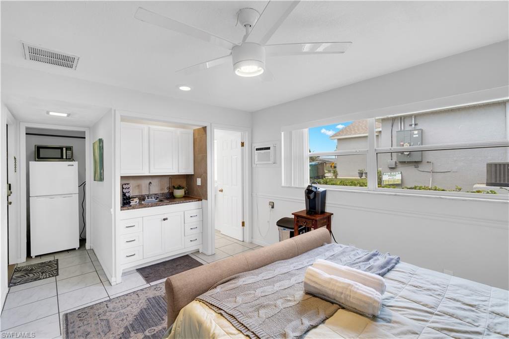 4353 Country Club Blvd C Property Photo 8
