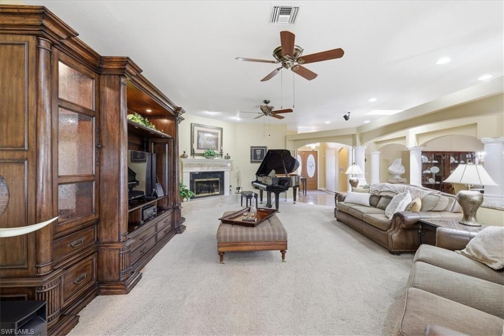 14760 Royal Oak Ct Property Photo 9