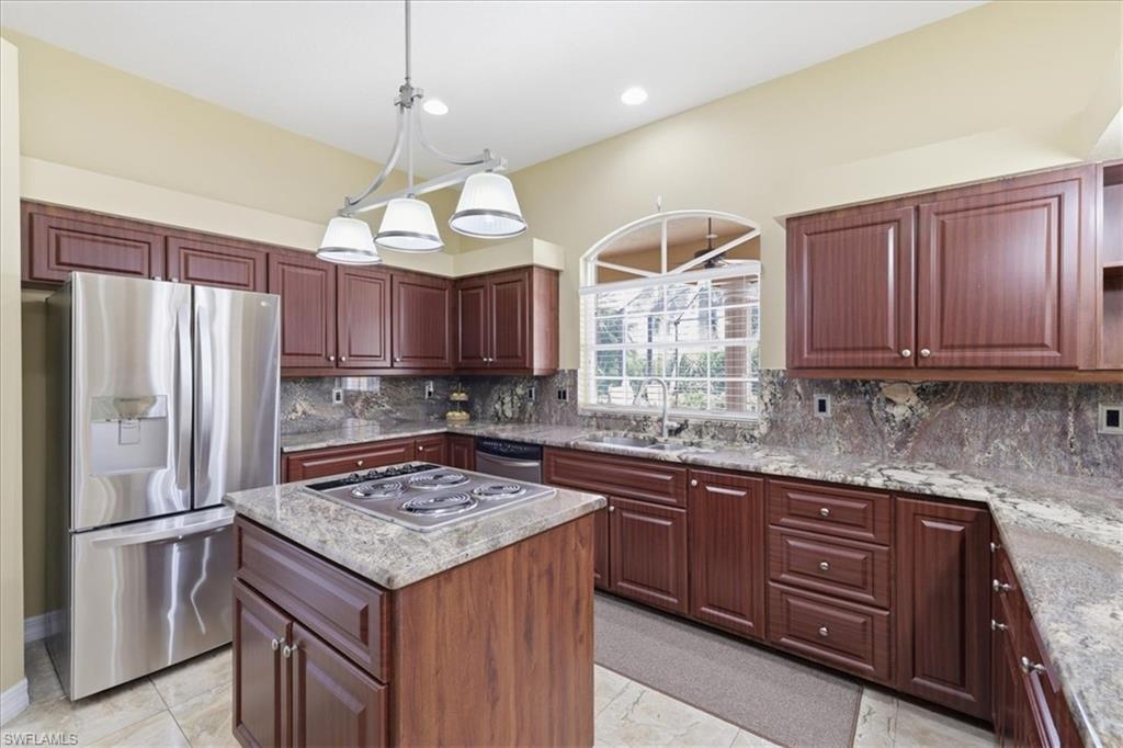 14760 Royal Oak Ct Property Photo 15