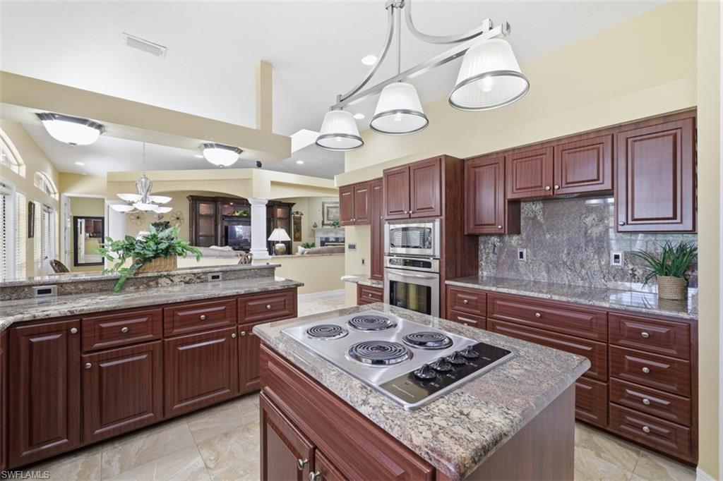 14760 Royal Oak Ct Property Photo 17