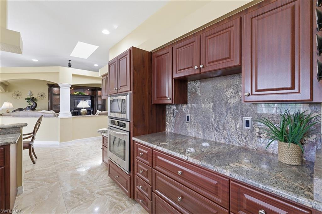14760 Royal Oak Ct Property Photo 18