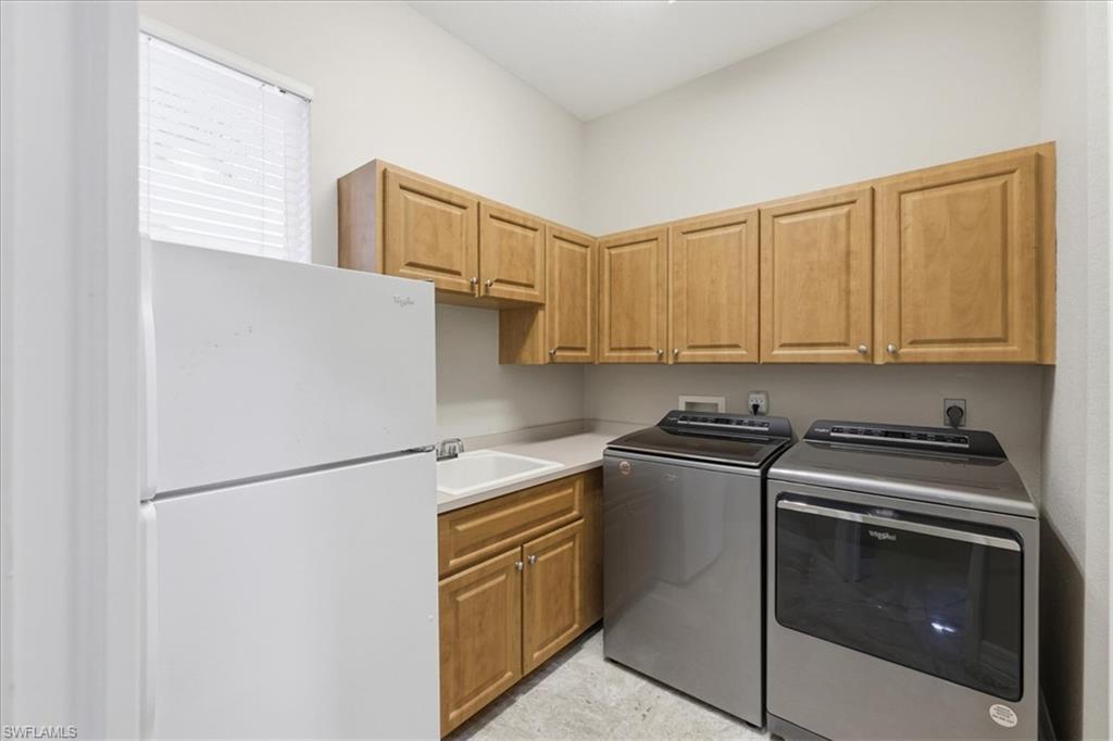14760 Royal Oak Ct Property Photo 27