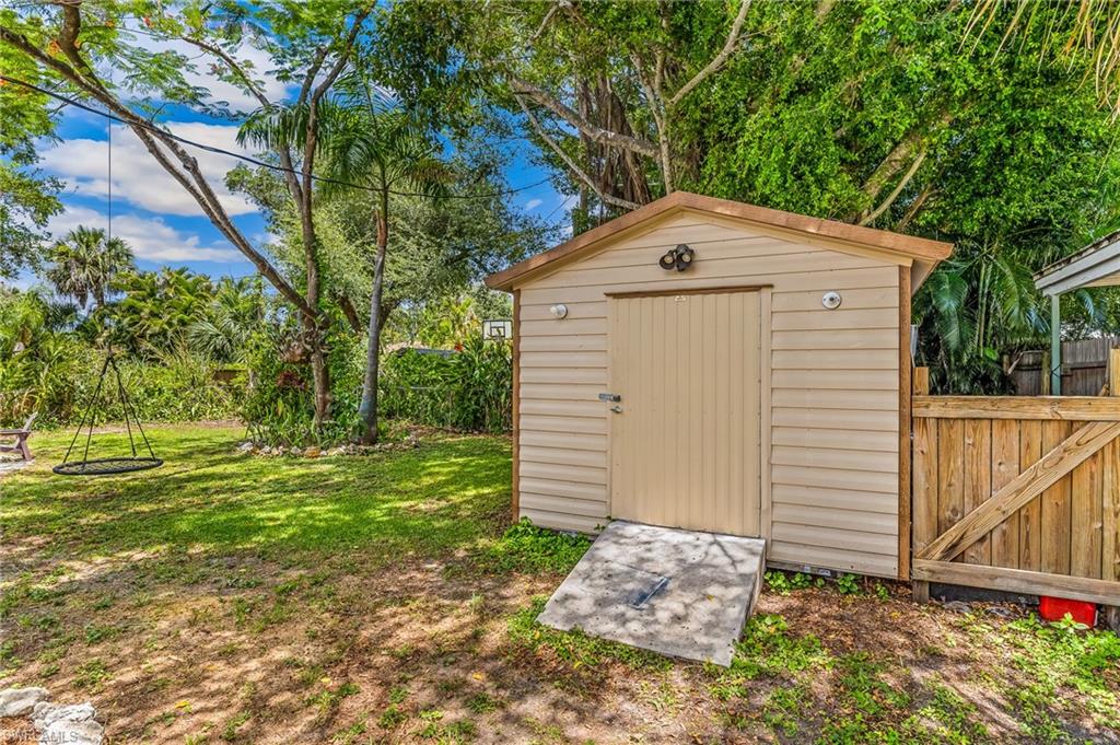 1717 Sunset Pl Property Photo 22