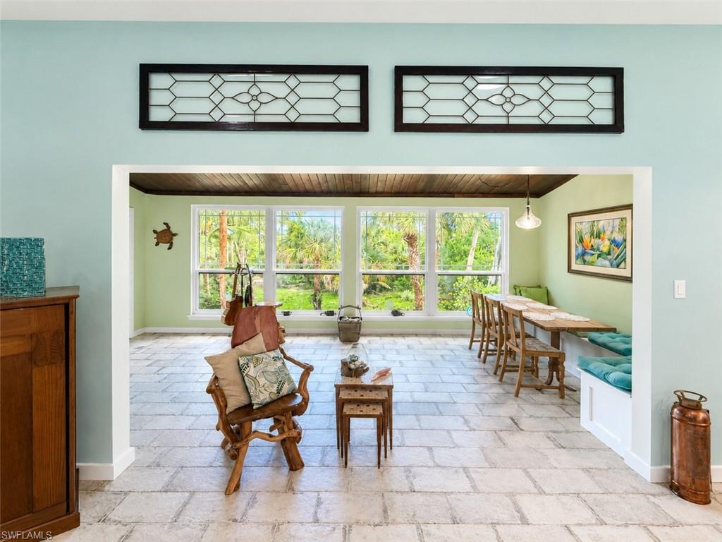1318 Junonia St Property Photo 3