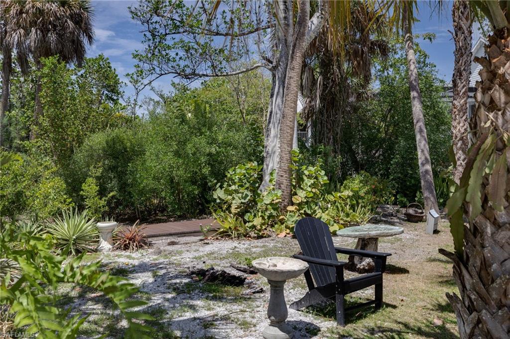 1318 Junonia St Property Photo 29