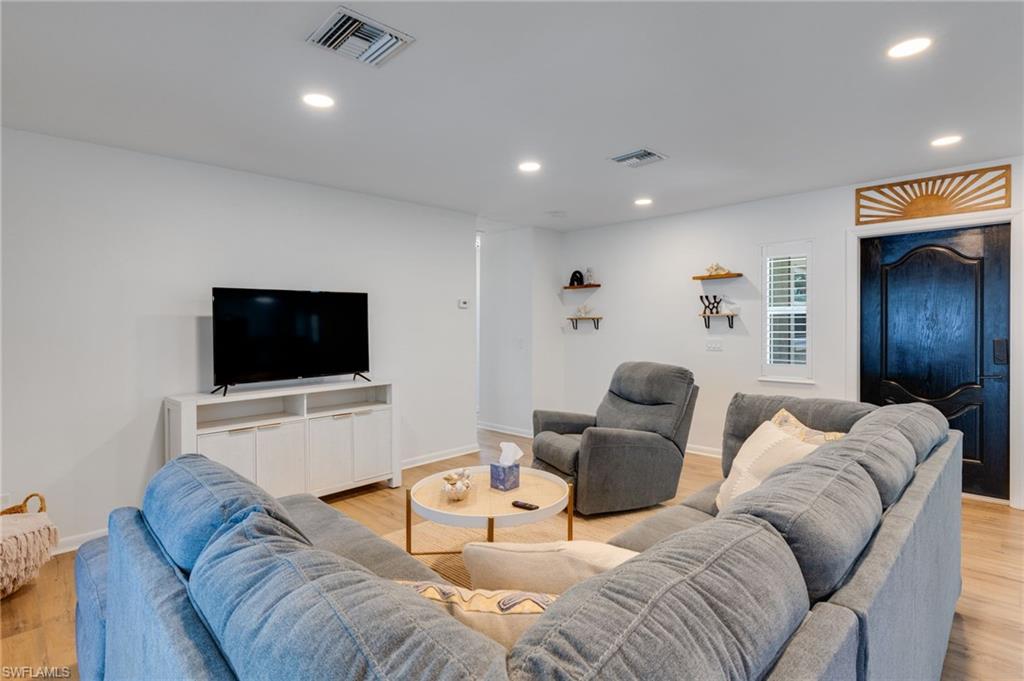 5118 York Ct Property Photo 6