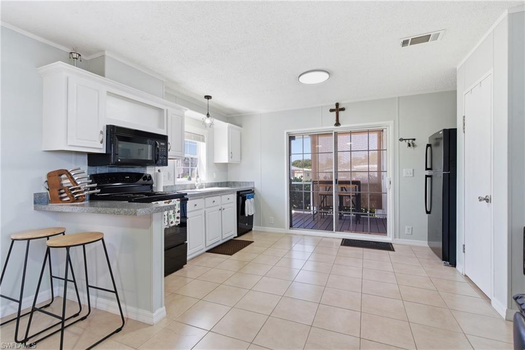 5558 Palm Beach Blvd 105 Property Photo 2