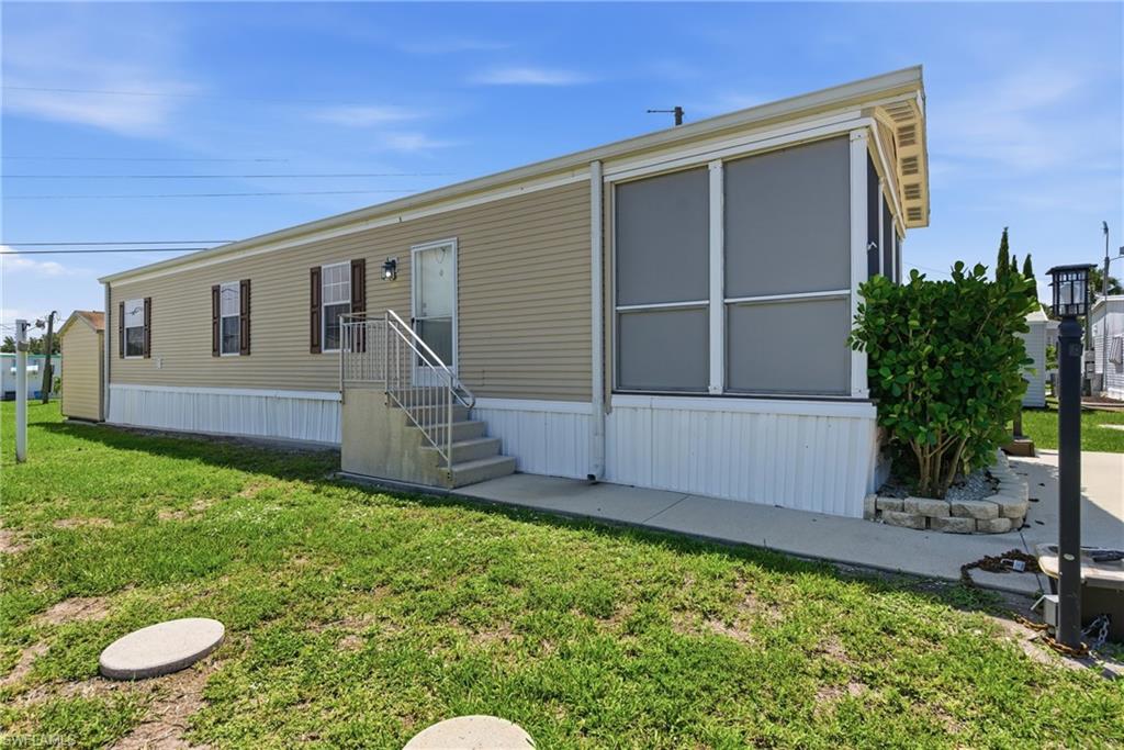 5558 Palm Beach Blvd 105 Property Photo 24