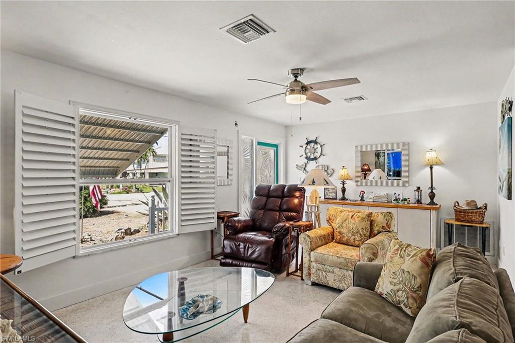 3608 Rita Ln Property Photo 6