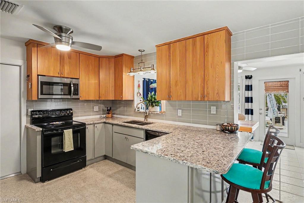 3608 Rita Ln Property Photo 17
