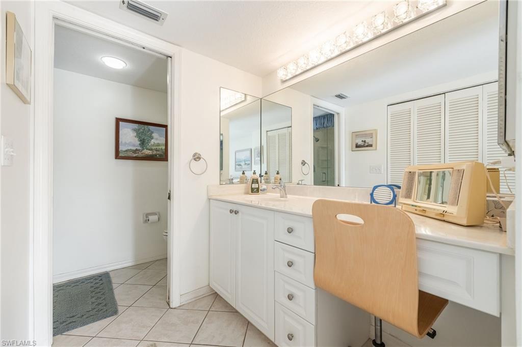 5905 Trailwinds Dr 812 Property Photo 27