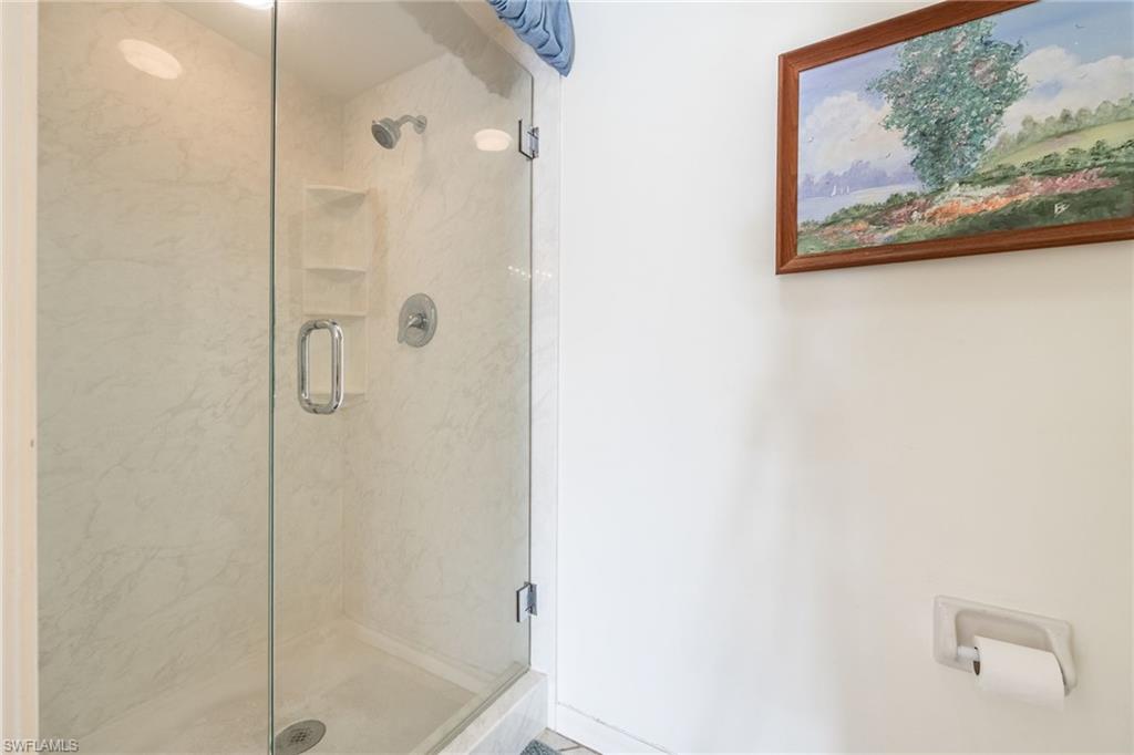 5905 Trailwinds Dr 812 Property Photo 28
