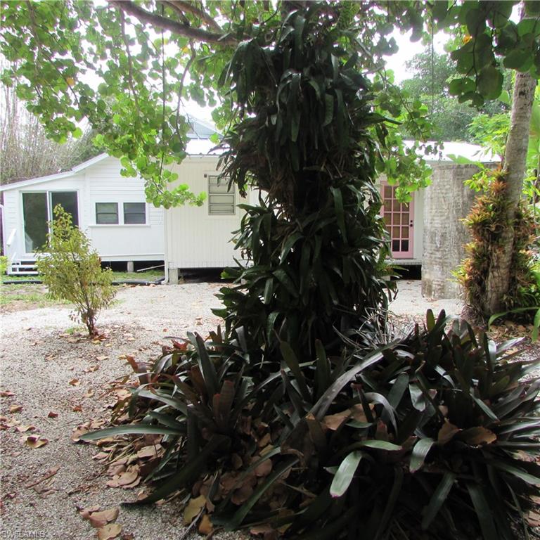 7697 Beach Daisy Ln Property Photo 2
