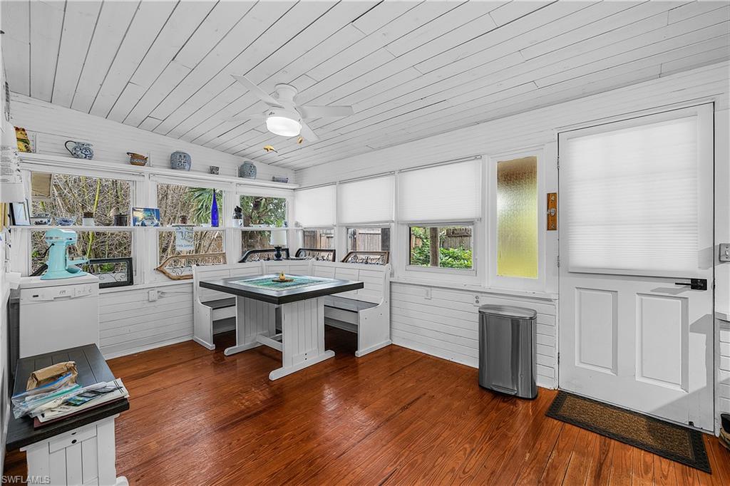7697 Beach Daisy Ln Property Photo 5