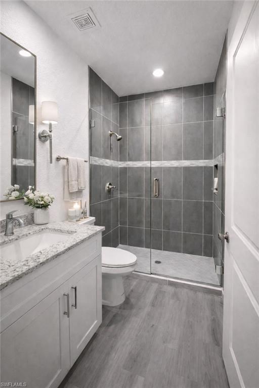 331-329 Urbana St Property Photo 4