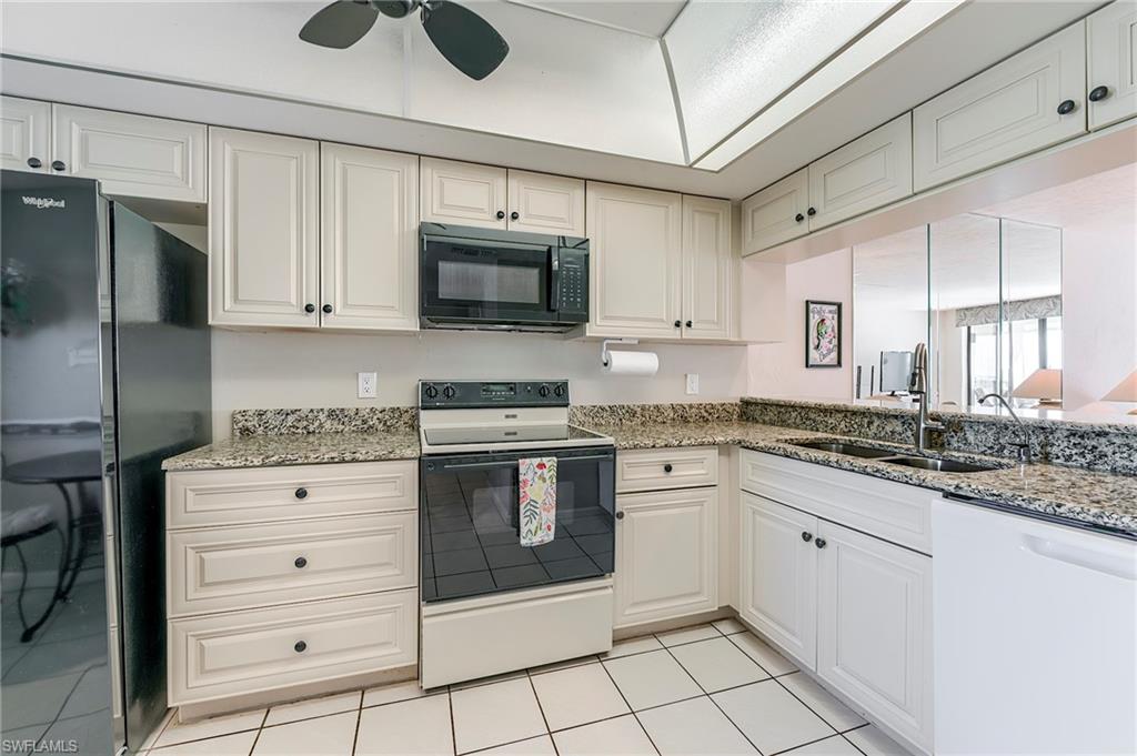 8400 Estero Blvd 903 Property Photo 14
