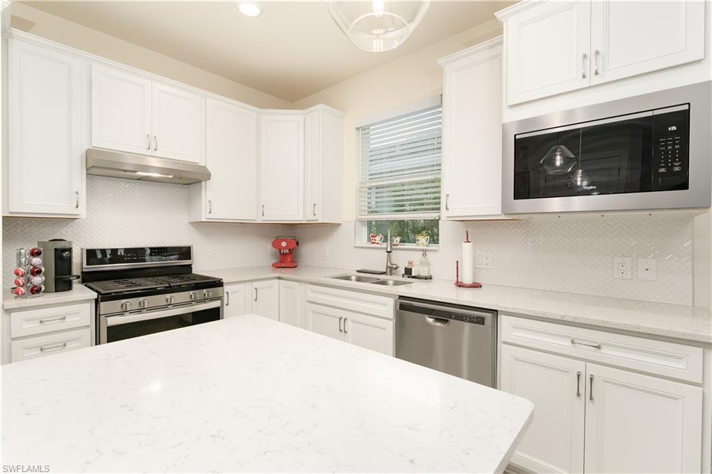 10779 Manatee Key Ln Property Photo 9