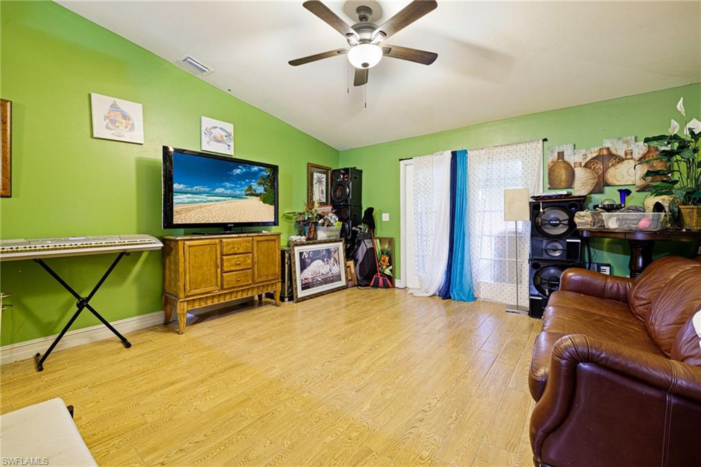 1407 Poinsettia Ave Property Photo 13