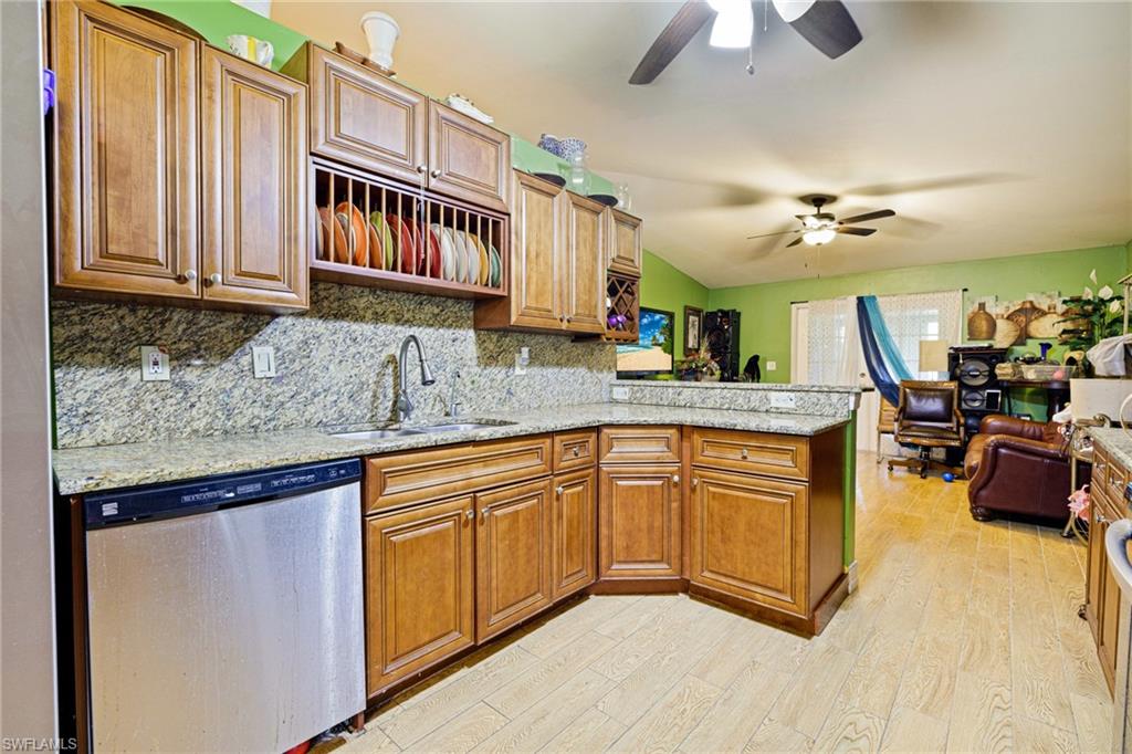 1407 Poinsettia Ave Property Photo 18