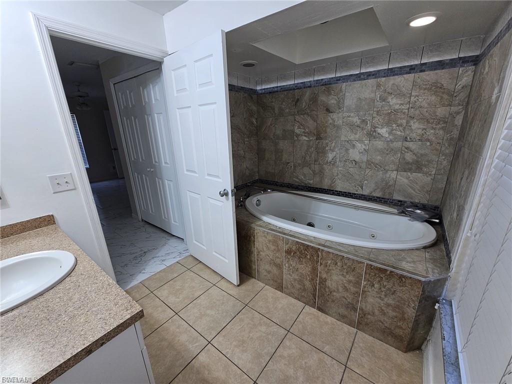 3005 40th St W Property Photo 10