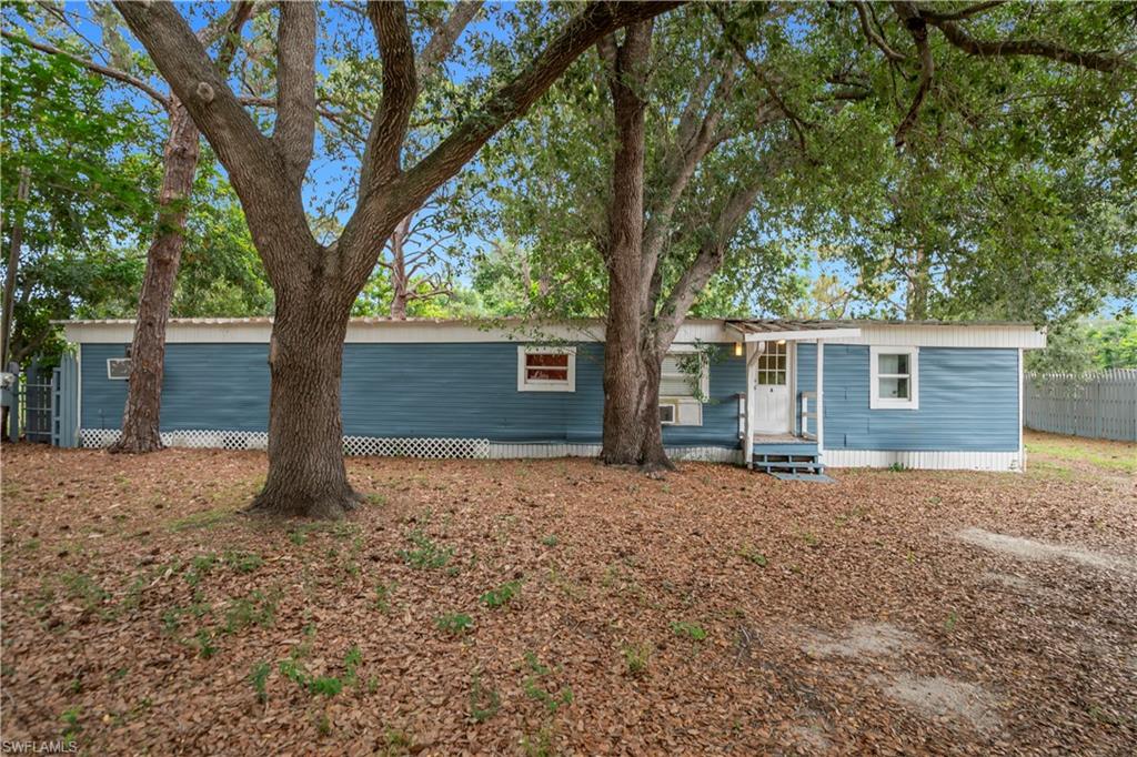8239 Sevigny Dr Property Photo 4