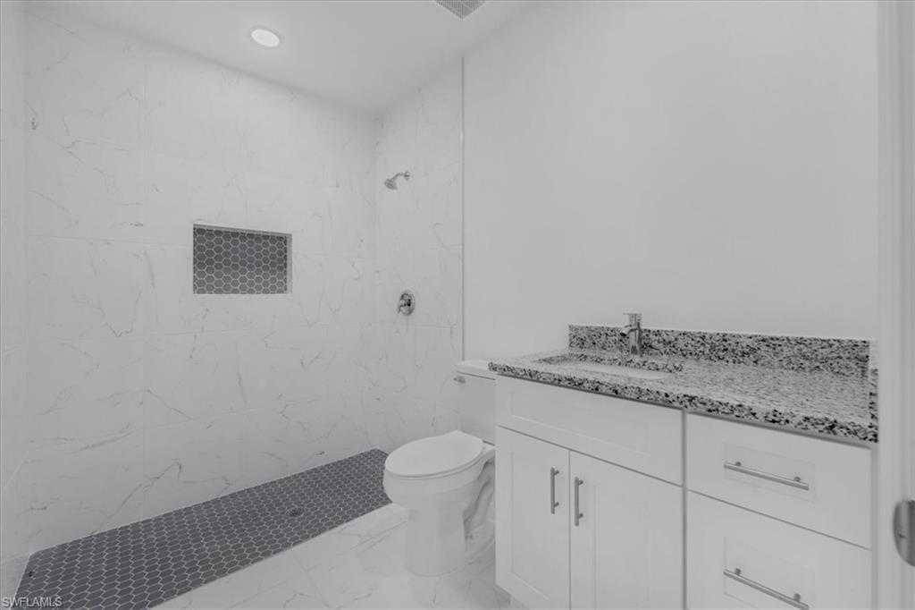 1816 Long Beach Dr Property Photo 32