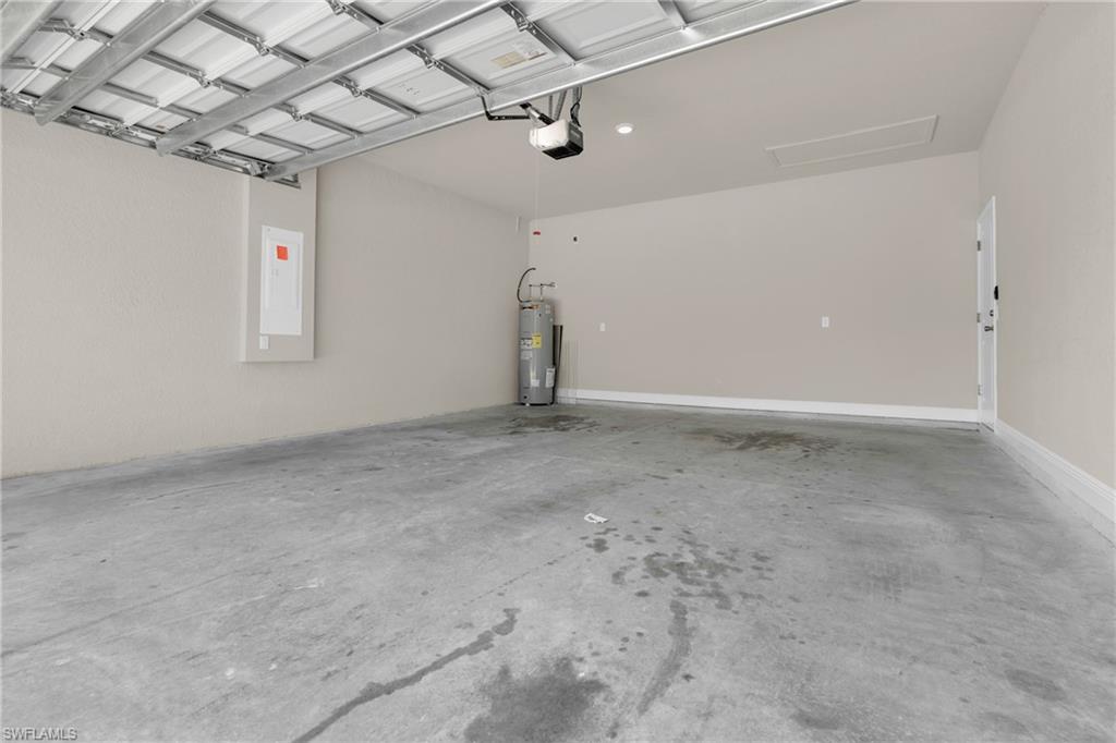 203 E 17th St Property Photo 30