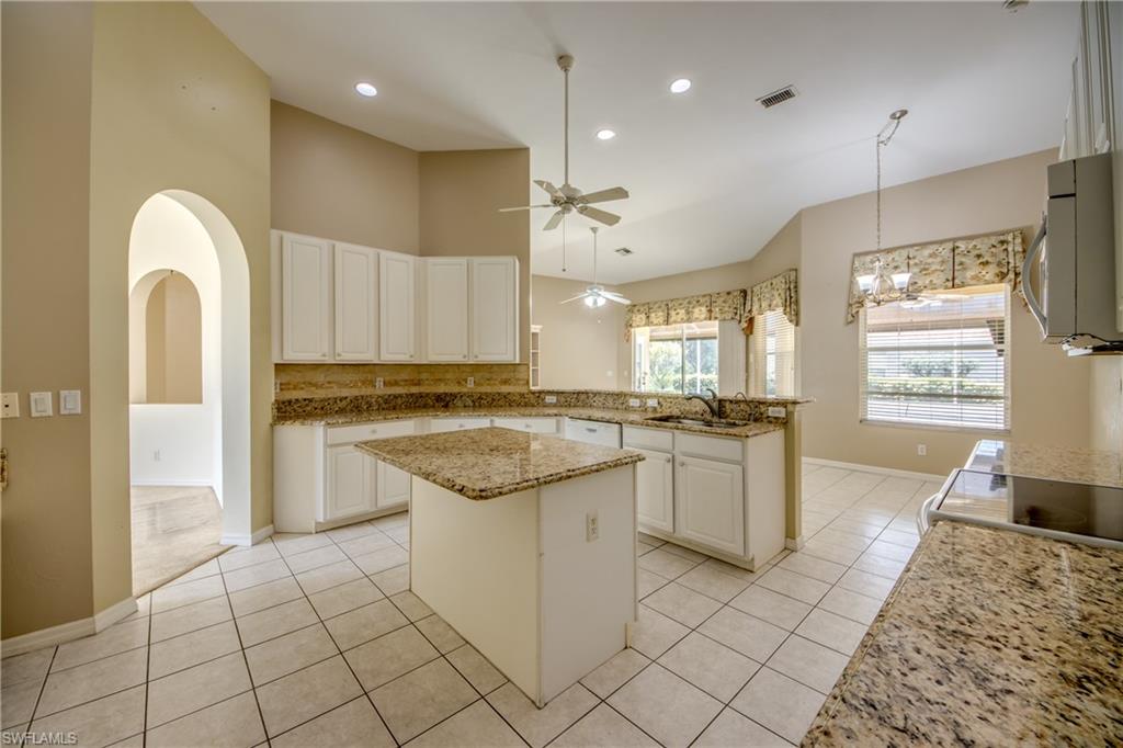 8904 Baytowne Loop Property Photo 12