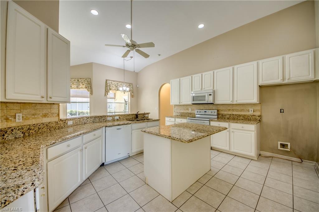 8904 Baytowne Loop Property Photo 13