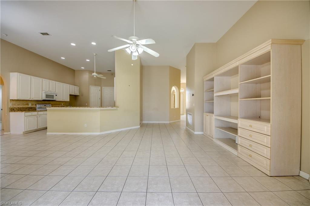 8904 Baytowne Loop Property Photo 18
