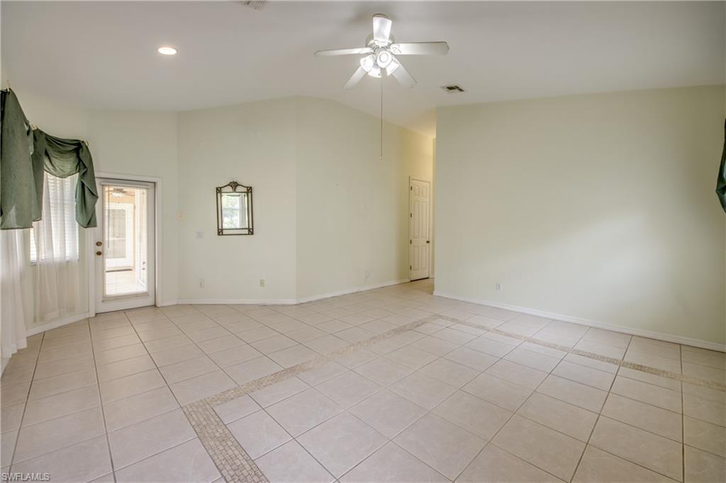 8904 Baytowne Loop Property Photo 24
