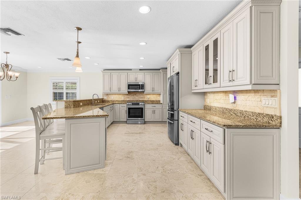 5985 Baker Ct Property Photo 9