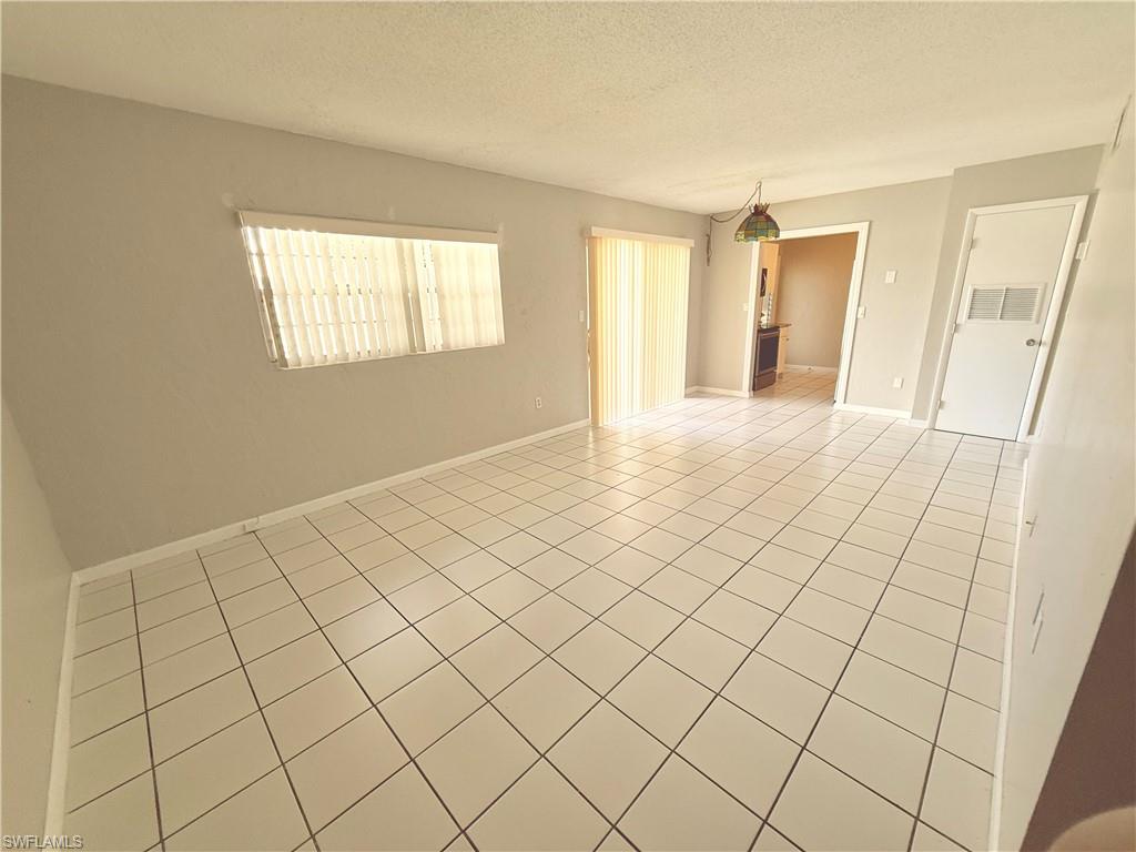 4923 Vincennes Ct 3 Property Photo 3