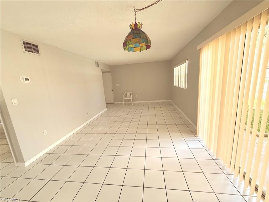 4923 Vincennes Ct 3 Property Photo 4