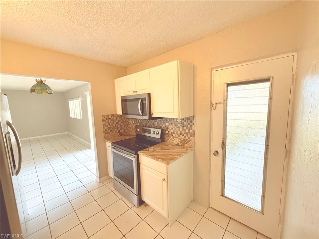 4923 Vincennes Ct 3 Property Photo 6