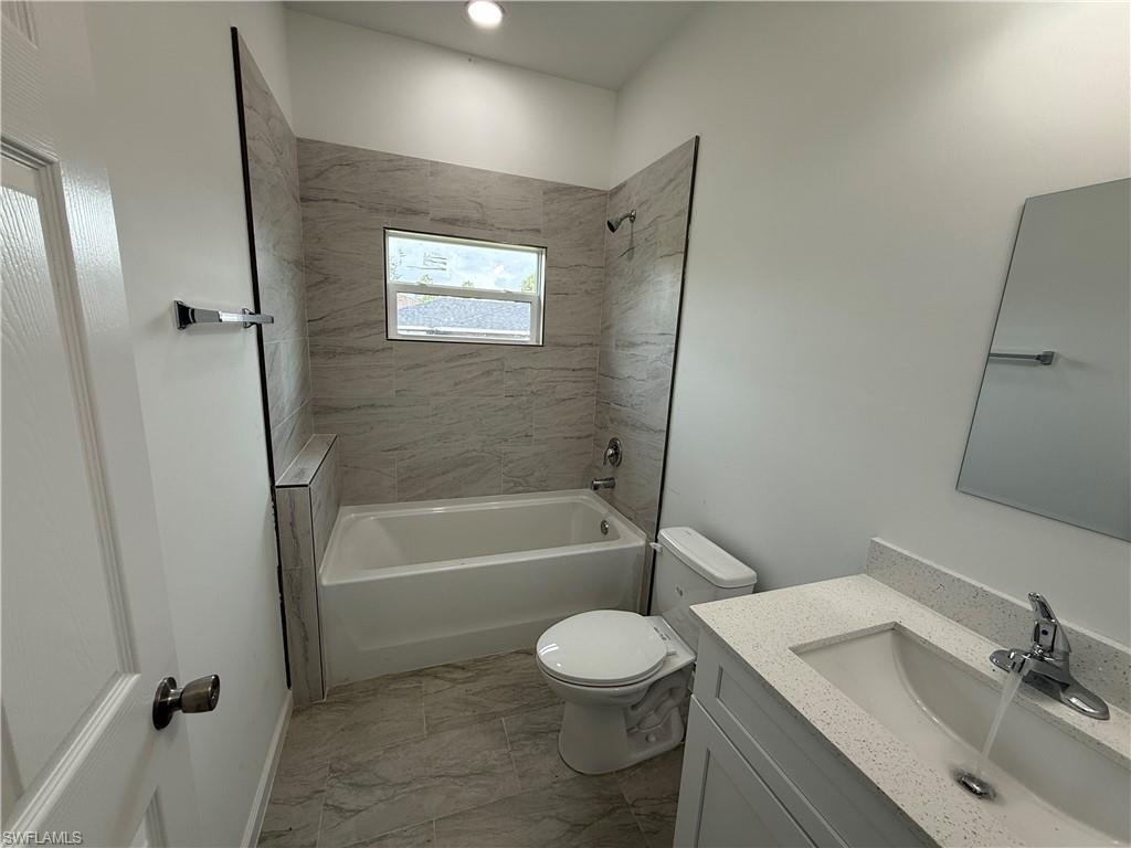 1103 W 10th St Property Photo 18