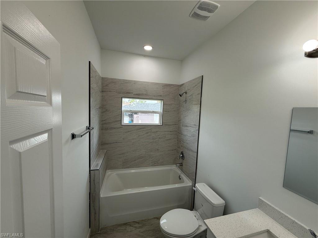 1103 W 10th St Property Photo 19