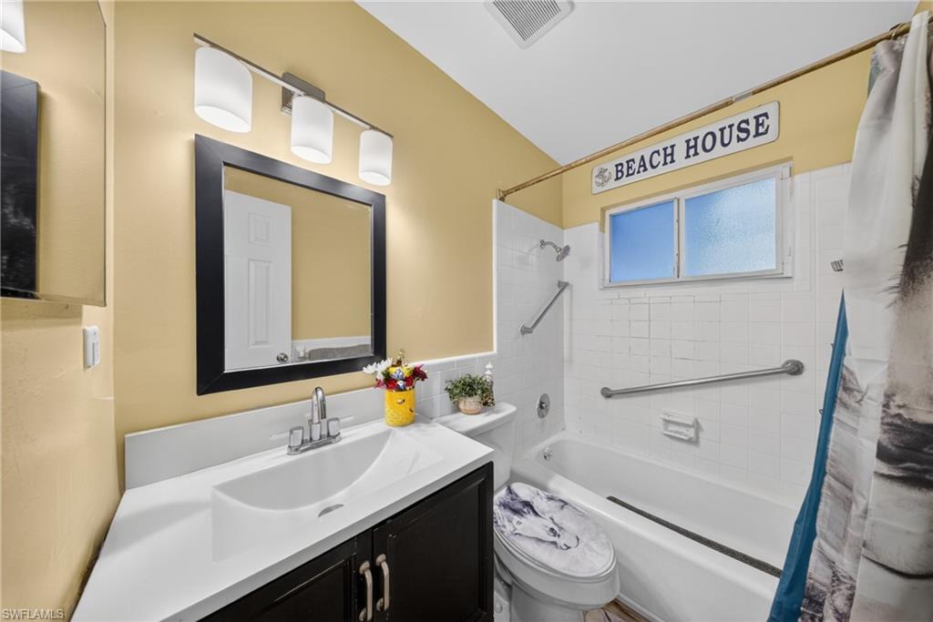 208 Redcliff Ave Property Photo 10