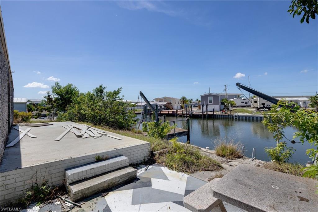 2920 Harpoon Ln Property Photo 15