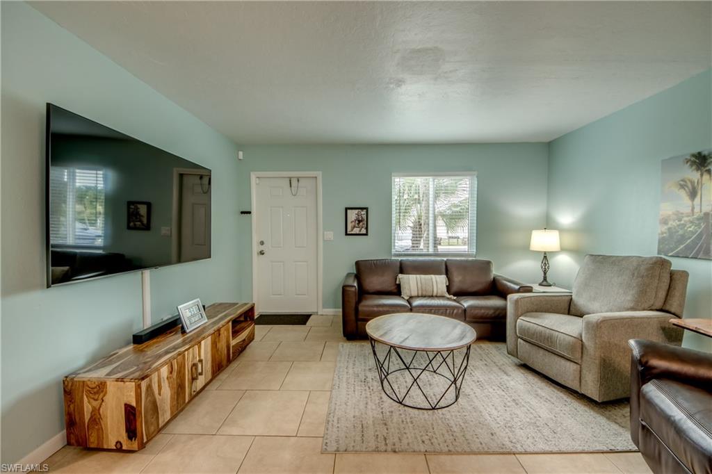 4904 Vincennes Ct 108 Property Photo 4