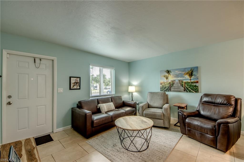 4904 Vincennes Ct 108 Property Photo 5